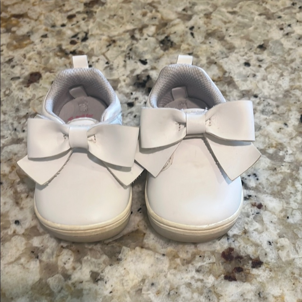Stride Rite White Dress Shoes with Bow